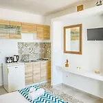 Tommy's Aparthotel 3*