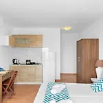 Tommy's 3*
