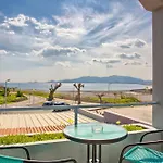 Tommy's Aparthotel Charaki