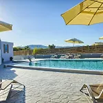 Tommy's Aparthotel 3*