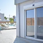 Tommy's Aparthotel