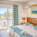 Tommy's Apartahotel