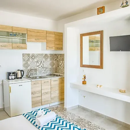 Tommy's Aparthotel 3*