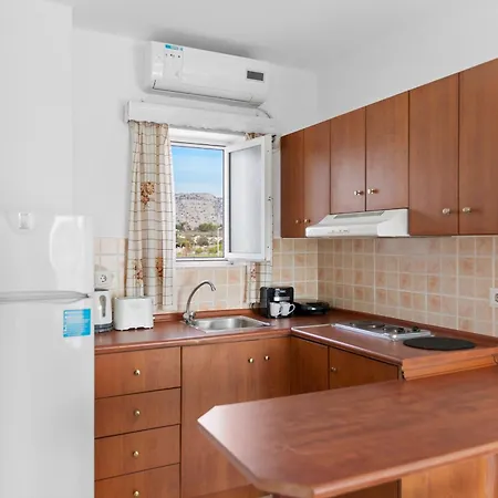 Tommy's Aparthotel 3*