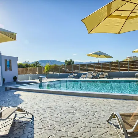 Tommy's Aparthotel 3*