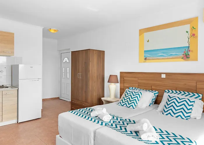 Tommy's 3* شاراكي