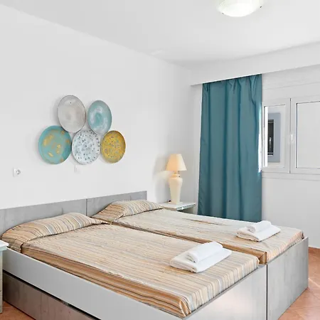 Tommy's Aparthotel 3*