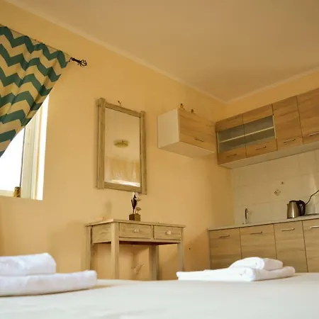 شقة فندقية Tommy's شاراكي